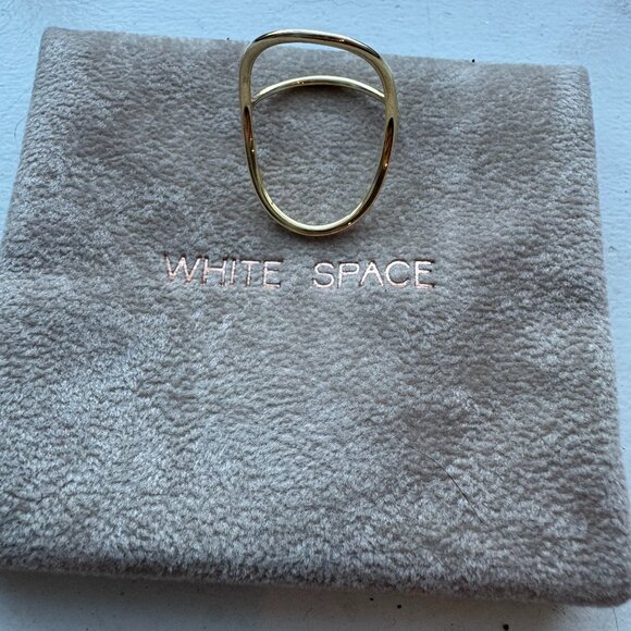 White/Space Continuity Ring - Picture 6 of 8